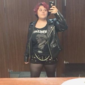 Meet your Posher, Nicky